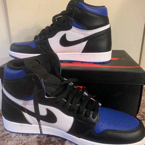 Jordan 1 OG high royal toe/ royal 2.0 ❗️VNDS ❗️ Negotiable!!!!! - Picture 3 of 12